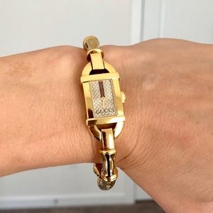 Women Gucci Bangle Bracelet Watch — AUTHENTIC
